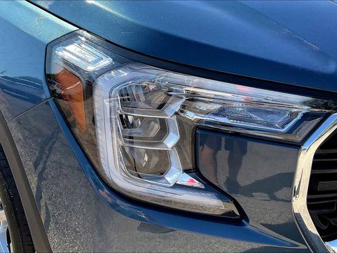 Used 2024 GMC Terrain SLE image 26