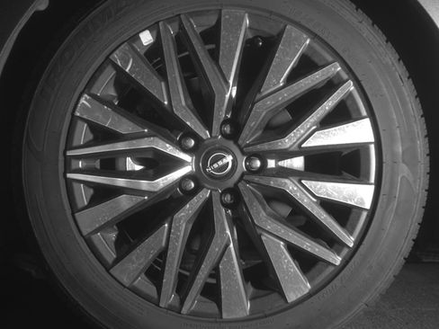 Used 2025 Nissan Altima 2.5 SV image 12