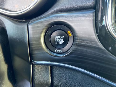 Used 2021 Jeep Grand Cherokee Limited image 31