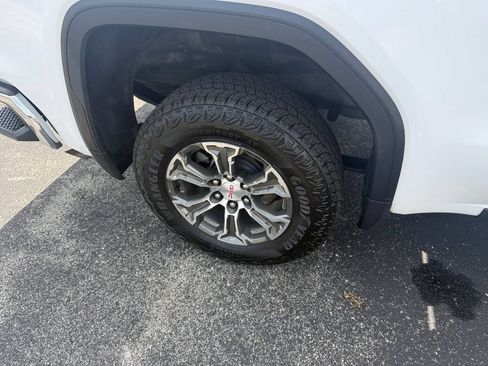 Certified 2025 GMC Sierra 1500 SLT AWD/4WD image 29