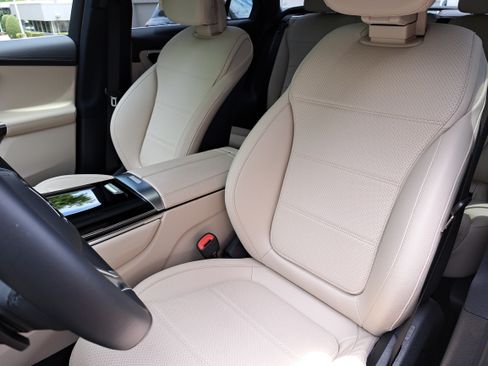 Certified 2025 Mercedes-Benz GLC 350e 4MATIC image 17
