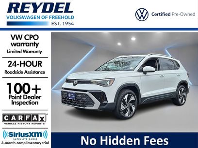 Certified 2025 Volkswagen Taos SE w/ Panoramic Sunroof Package