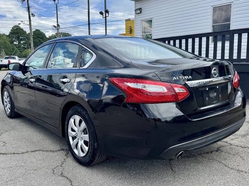 Used 2016 Nissan Altima 2.5 S w/ Power Driver Seat Package FWD image 3