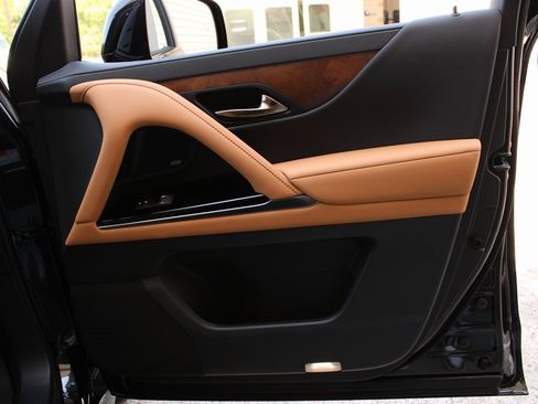 Used 2026 Lexus LX 700h Luxury image 30