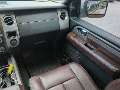 Used 2017 Ford Expedition EL Platinum RWD image 16