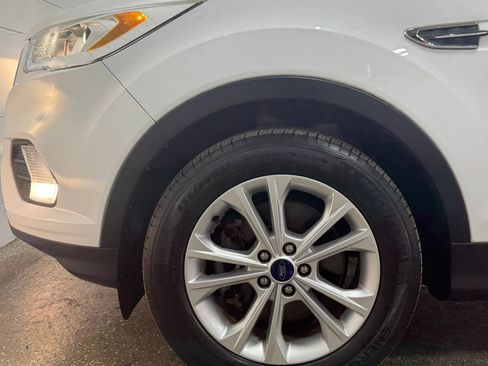 Used 2017 Ford Escape SE w/ Equipment Group 201A image 27