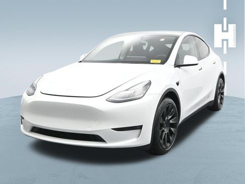 Used 2023 Tesla Model Y Long Range AWD/4WD image 1