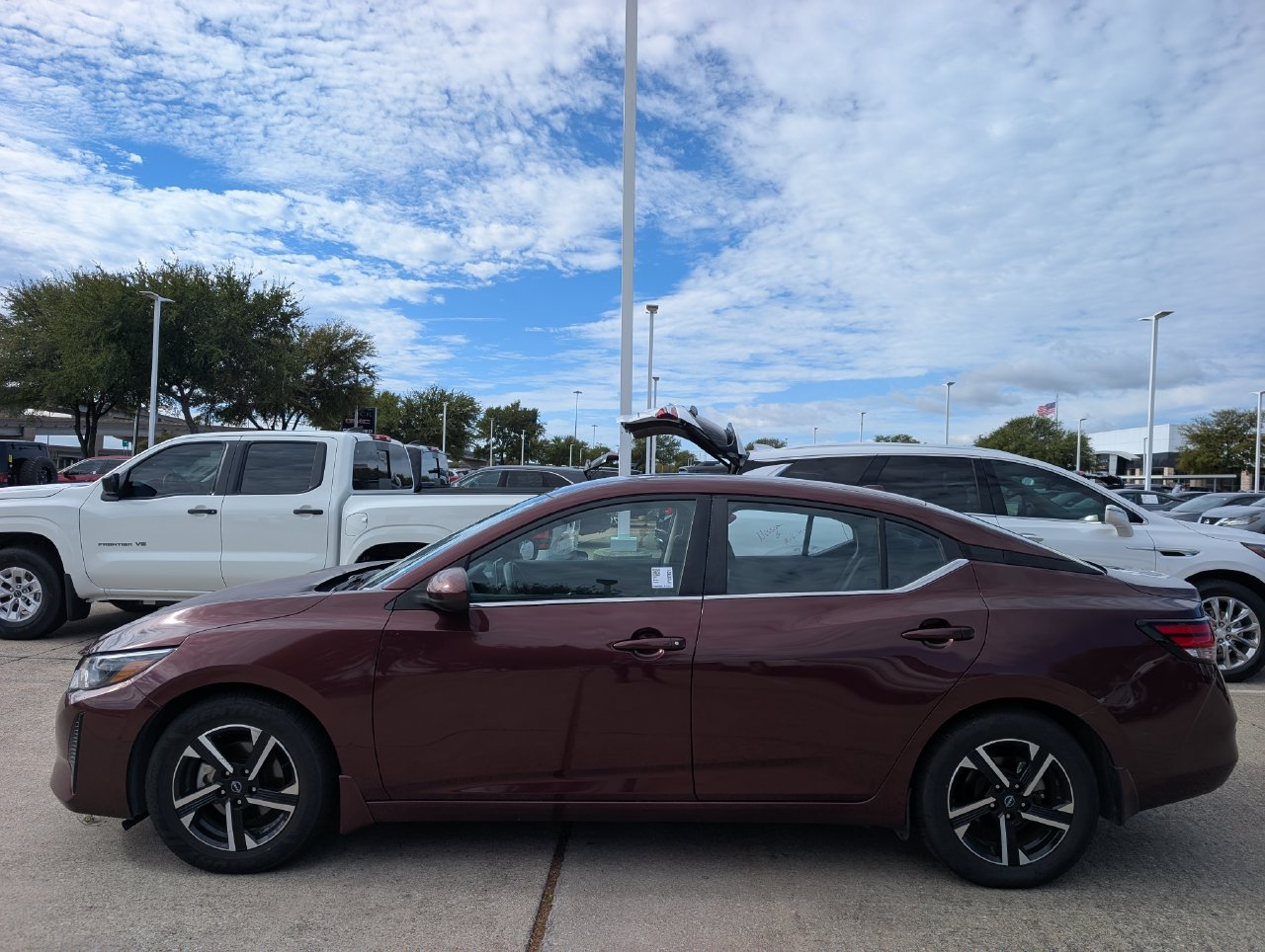 Used 2024 Nissan Sentra SV FWD image 3