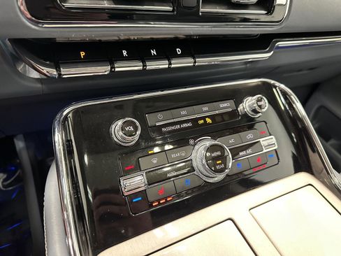 Used 2020 Lincoln Navigator L Black Label w/ Cargo Convenience Package image 24