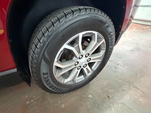 Used 2014 GMC Acadia SLT w/ Technology Package AWD/4WD image 9