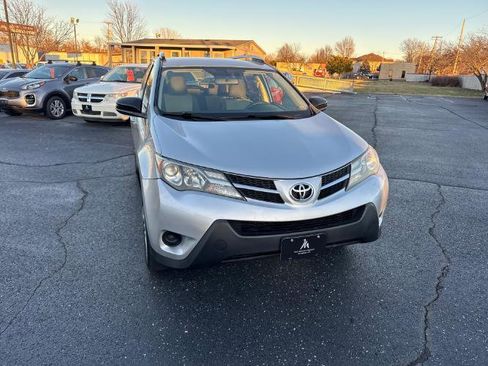 Used 2015 Toyota RAV4 LE image 9