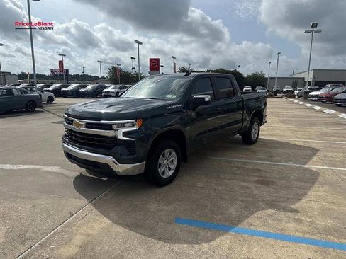 Used 2025 Chevrolet Silverado 1500 LT RWD image 3