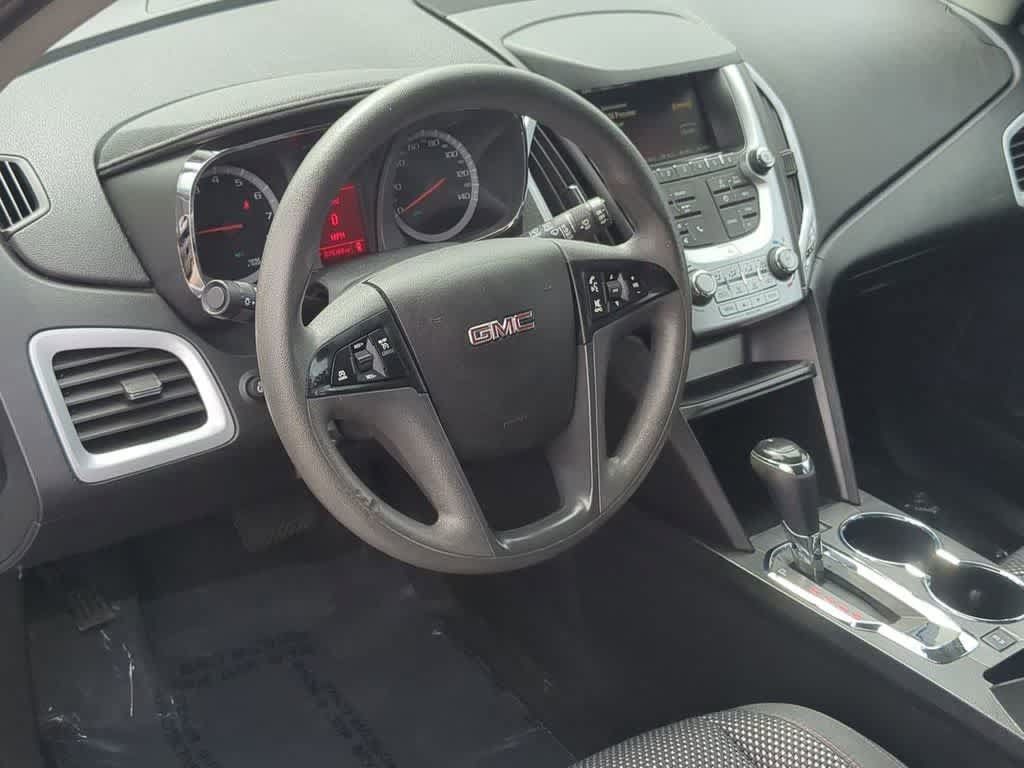 Used 2017 GMC Terrain SLE FWD image 2