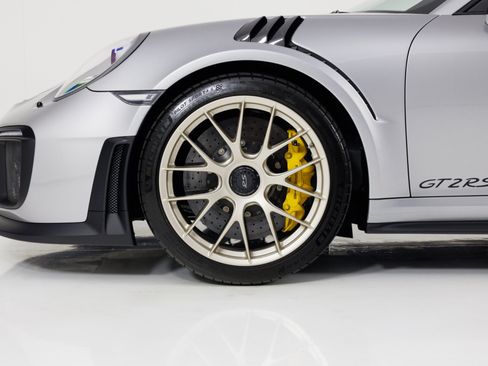 Used 2018 Porsche 911 GT2 RS RWD image 10