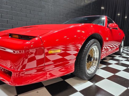 Used 1987 Pontiac Firebird Trans Am image 17