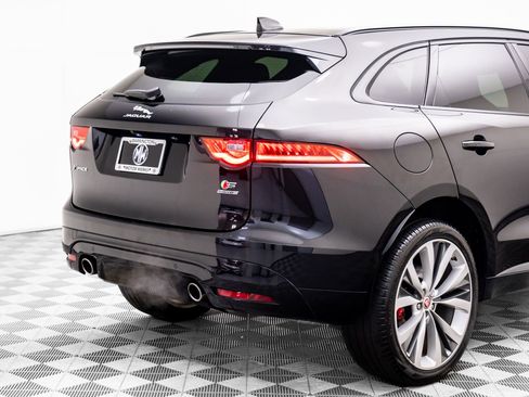 Used 2020 Jaguar F-PACE S image 32