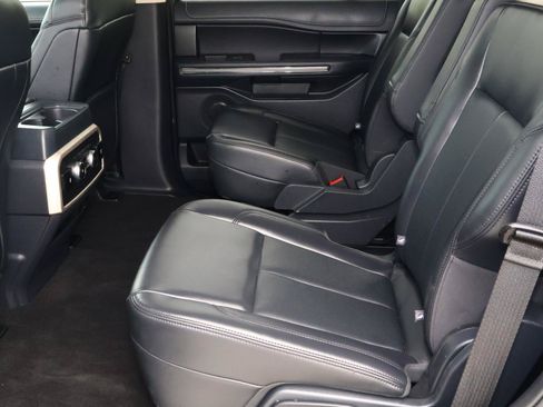 Used 2024 Ford Expedition XLT RWD image 21