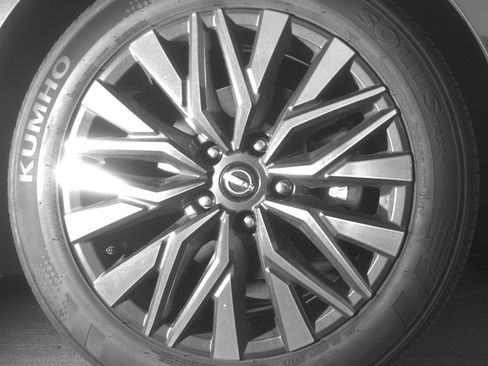 Used 2025 Nissan Altima 2.5 SV FWD image 13