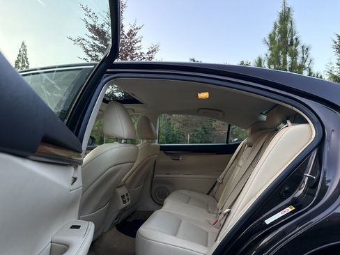 Used 2013 Lexus ES 300h w/ Luxury Pkg FWD image 23