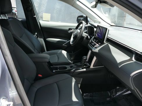 Used 2023 Toyota Corolla Cross XLE w/ Convenience Package AWD/4WD image 27