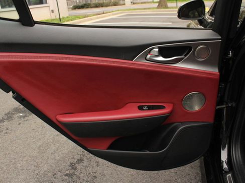 Used 2018 Kia Stinger GT2 image 22