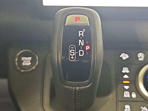 Used 2025 Land Rover Defender 110 S AWD/4WD image 18