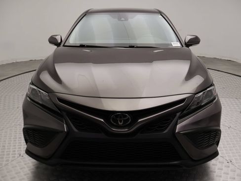 Used 2024 Toyota Camry SE w/ Convenience Package FWD image 5