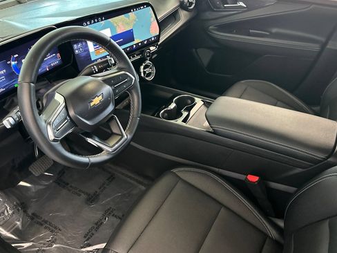 Used 2024 Chevrolet Blazer EV LT AWD/4WD image 10