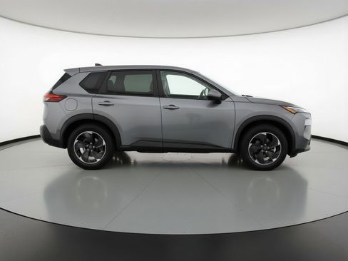 Used 2025 Nissan Rogue SV image 11