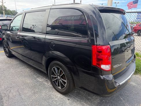 Used 2018 Dodge Grand Caravan GT FWD image 4