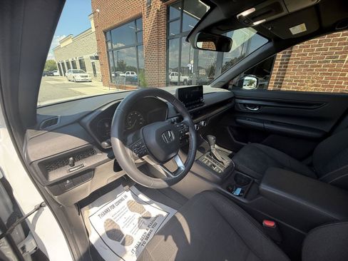 Used 2025 Honda CR-V Sport image 12