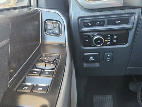 Used 2023 Ford F150 Lariat image 19