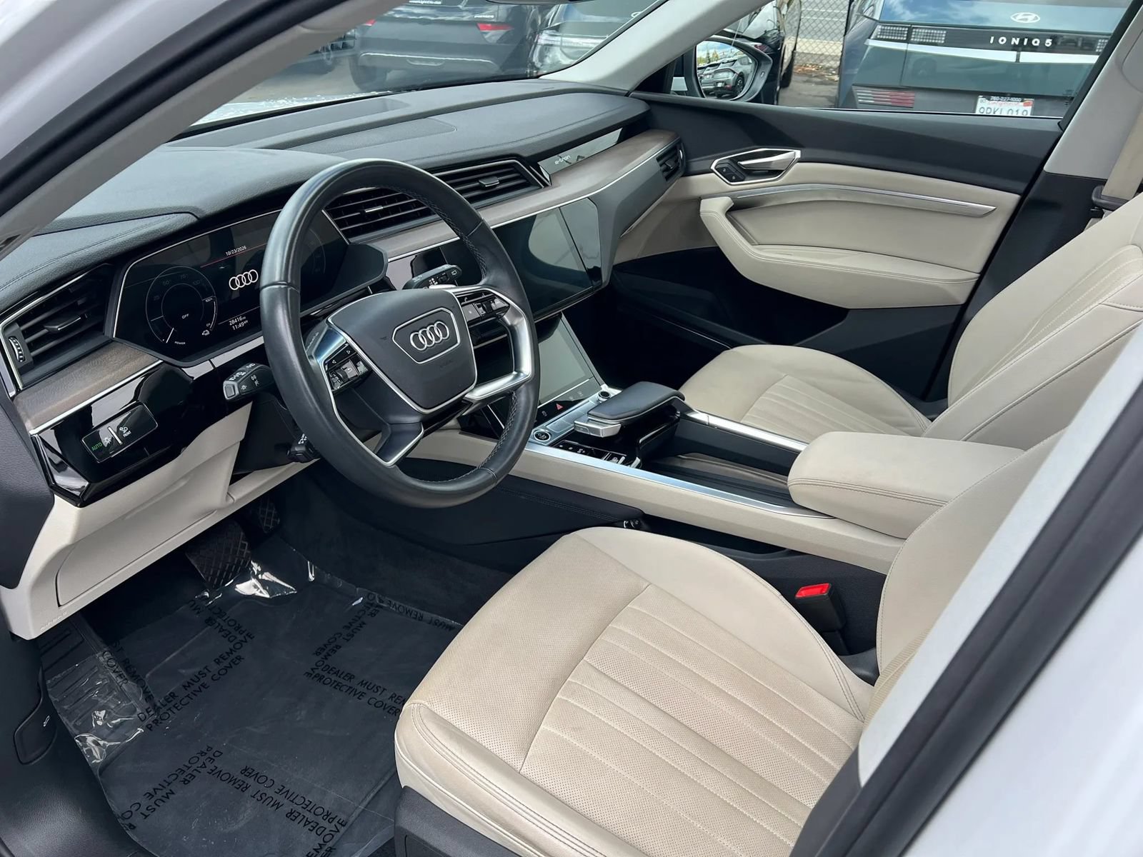 Used 2024 Audi Q8 e-tron Premium Plus AWD/4WD image 10