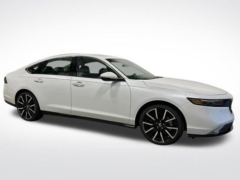 Used 2025 Honda Accord Touring image 10