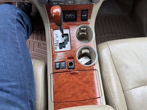 Used 2010 Toyota Highlander Limited image 29