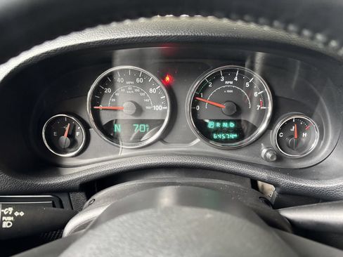 Used 2018 Jeep Wrangler Unlimited Rubicon w/ Cold Weather Group AWD/4WD image 17