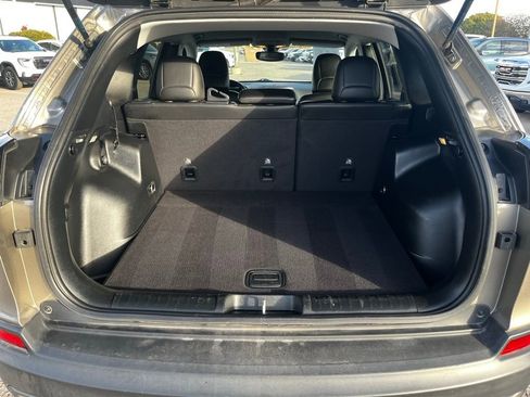 Used 2020 Jeep Cherokee Trailhawk w/ Cold Weather Group image 23