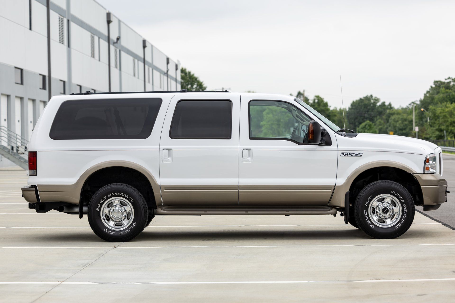 Used 2005 Ford Excursion Eddie Bauer AWD/4WD image 15