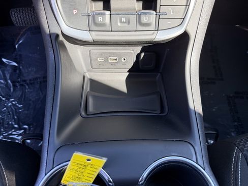 Used 2024 GMC Terrain SLE image 26