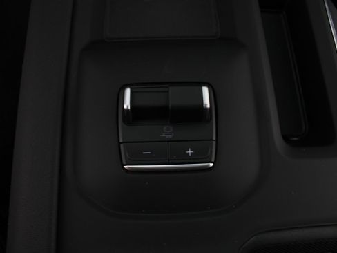 New 2026 GMC Sierra 2500 Denali w/ Denali Reserve Package AWD/4WD image 9