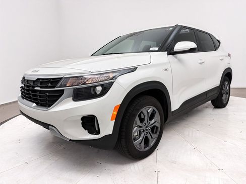 Certified 2024 Kia Seltos LX image 11