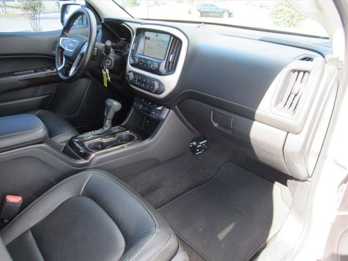 Used 2015 GMC Canyon SLT image 11