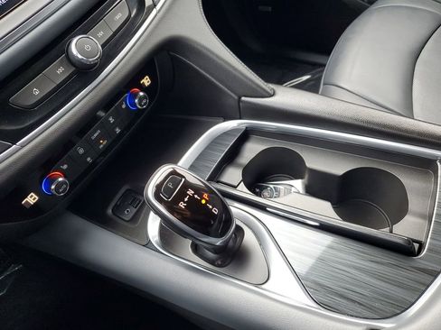 Used 2020 Buick Enclave Essence w/ Sport Touring Edition image 20