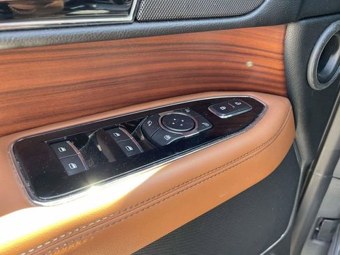 Used 2018 Lincoln Navigator L Reserve AWD/4WD image 34