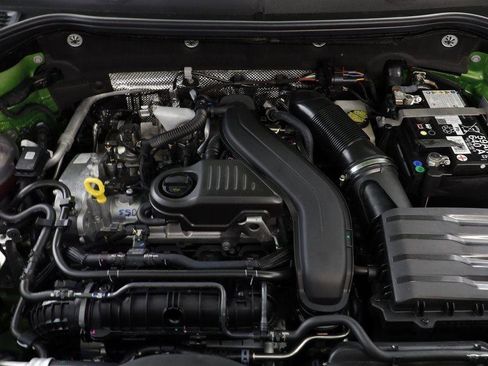 New 2025 Volkswagen Taos SE image 22