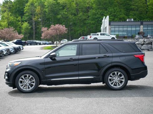 Certified 2024 Ford Explorer XLT w/ Equipment Group 202A AWD/4WD image 8