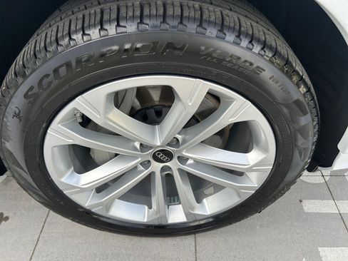 Certified 2025 Audi Q7 2.0T Premium image 24