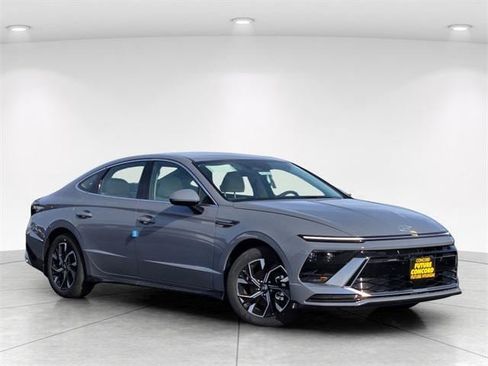 New 2025 Hyundai Sonata SEL image 1