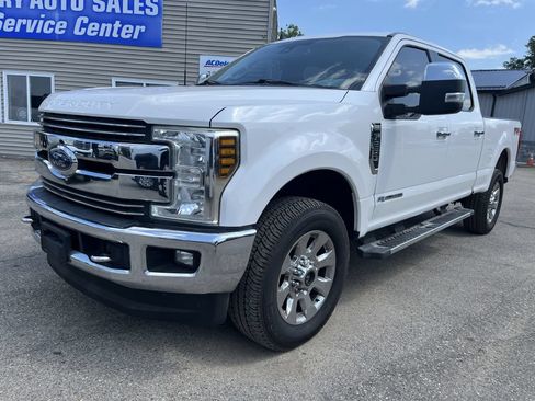 Used 2019 Ford F250 Lariat w/ Lariat Ultimate Package AWD/4WD image 2