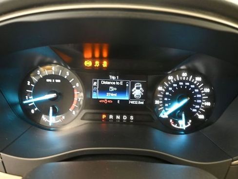 Used 2016 Ford Fusion SE FWD image 29